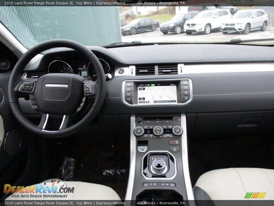 2016 Land Rover Range Rover Evoque SE Fuji White / Espresso/Almond Photo #12