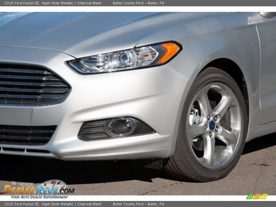 2016 Ford Fusion SE Ingot Silver Metallic / Charcoal Black Photo #2