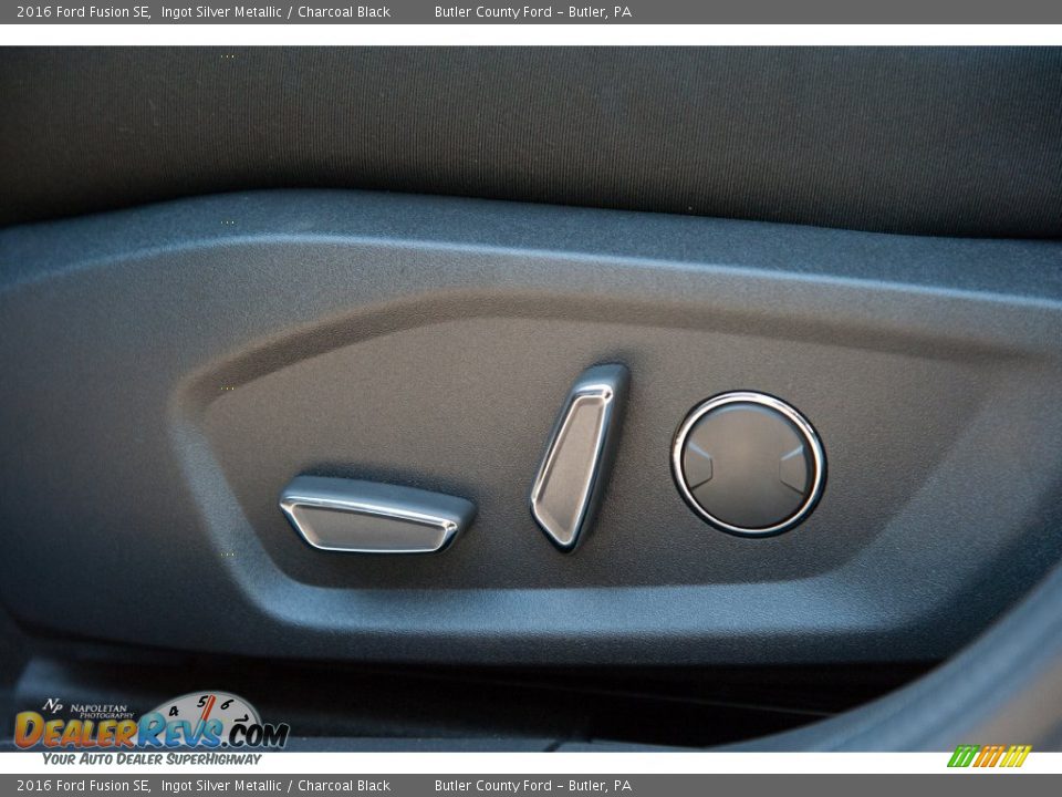 2016 Ford Fusion SE Ingot Silver Metallic / Charcoal Black Photo #5