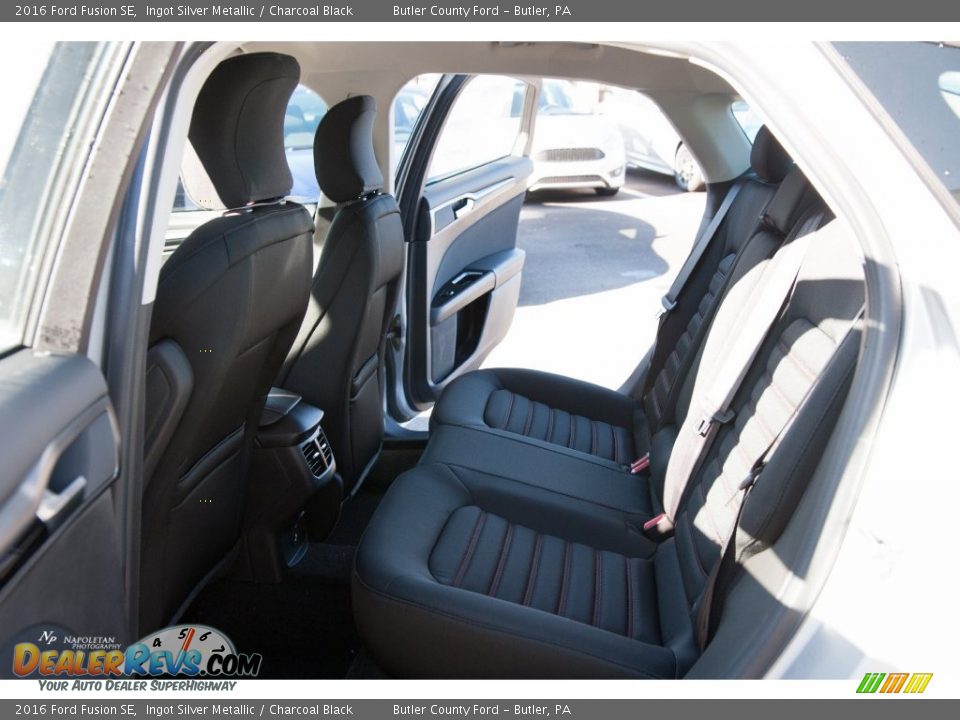 2016 Ford Fusion SE Ingot Silver Metallic / Charcoal Black Photo #6