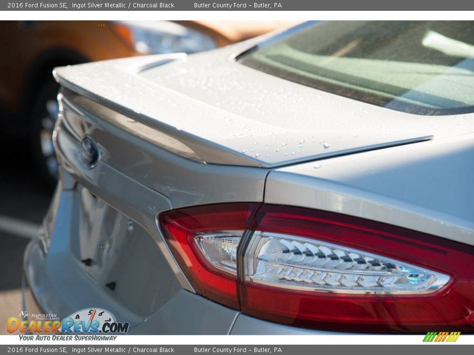 2016 Ford Fusion SE Ingot Silver Metallic / Charcoal Black Photo #8