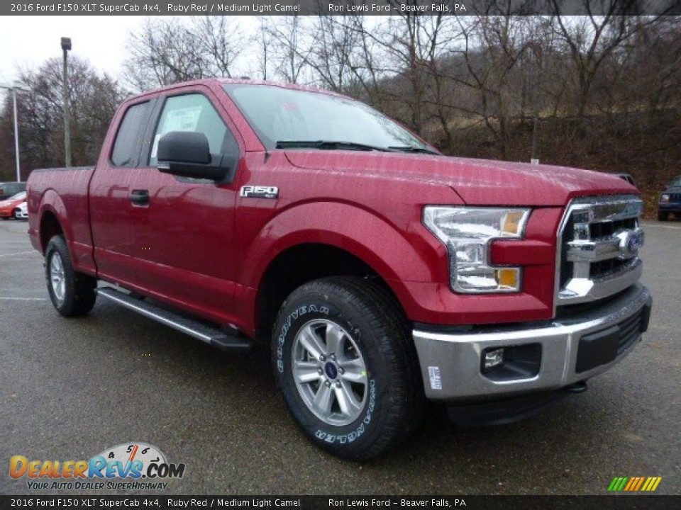 Front 3/4 View of 2016 Ford F150 XLT SuperCab 4x4 Photo #10