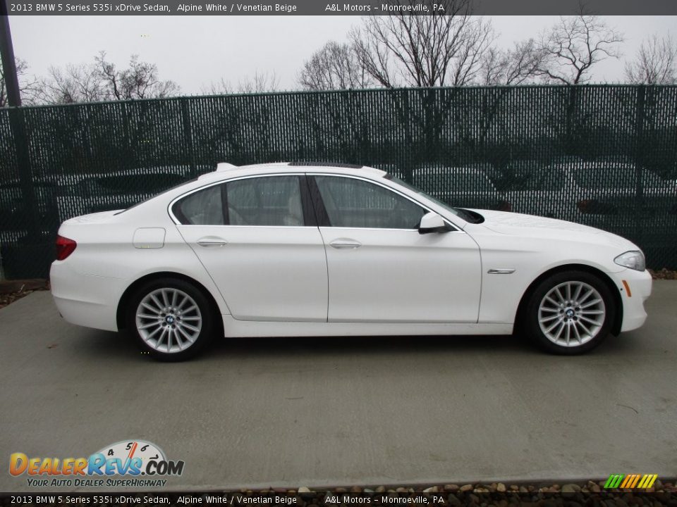 2013 BMW 5 Series 535i xDrive Sedan Alpine White / Venetian Beige Photo #2