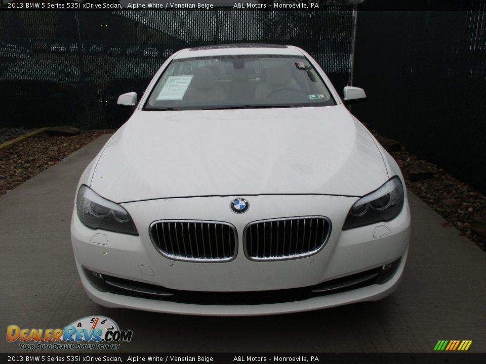 2013 BMW 5 Series 535i xDrive Sedan Alpine White / Venetian Beige Photo #6