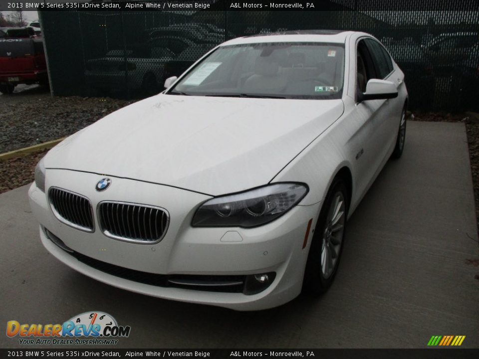 2013 BMW 5 Series 535i xDrive Sedan Alpine White / Venetian Beige Photo #7