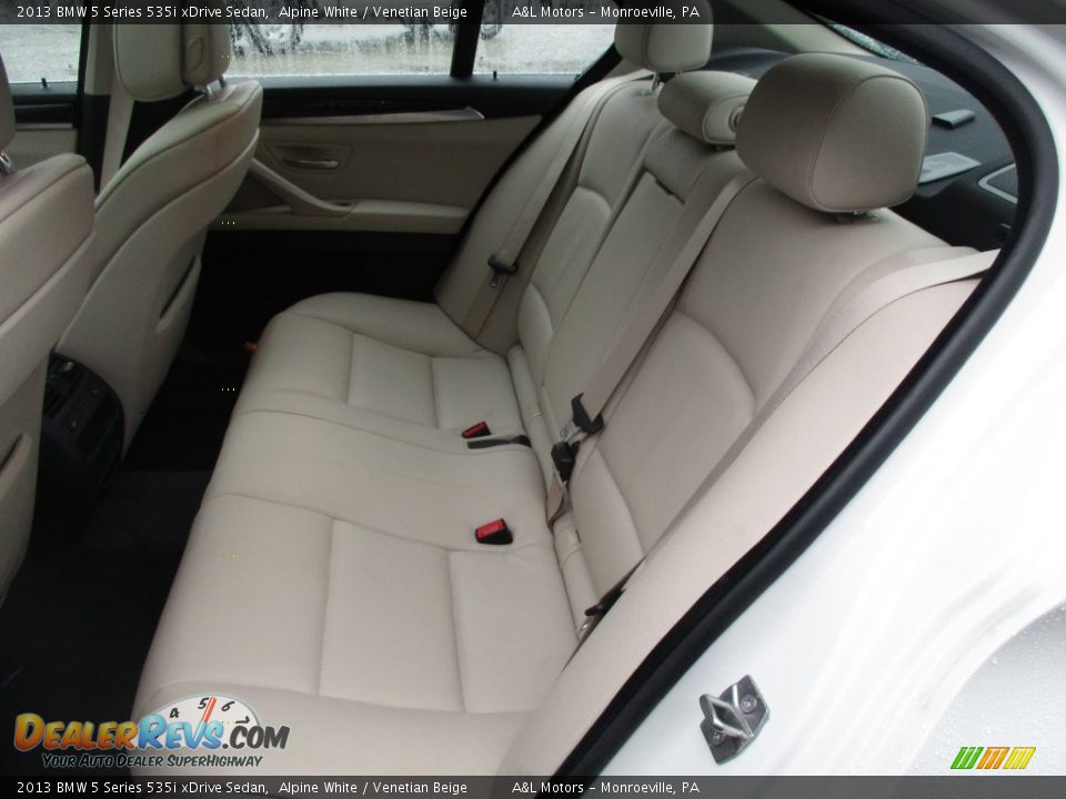 2013 BMW 5 Series 535i xDrive Sedan Alpine White / Venetian Beige Photo #14