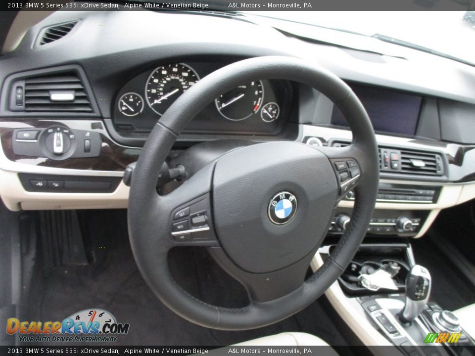 2013 BMW 5 Series 535i xDrive Sedan Alpine White / Venetian Beige Photo #15