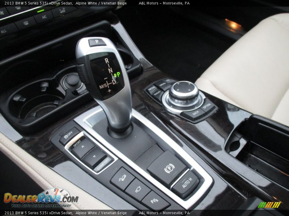 2013 BMW 5 Series 535i xDrive Sedan Alpine White / Venetian Beige Photo #16