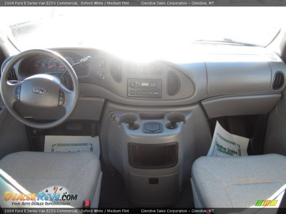 2004 Ford E Series Van E250 Commercial Oxford White / Medium Flint Photo #19