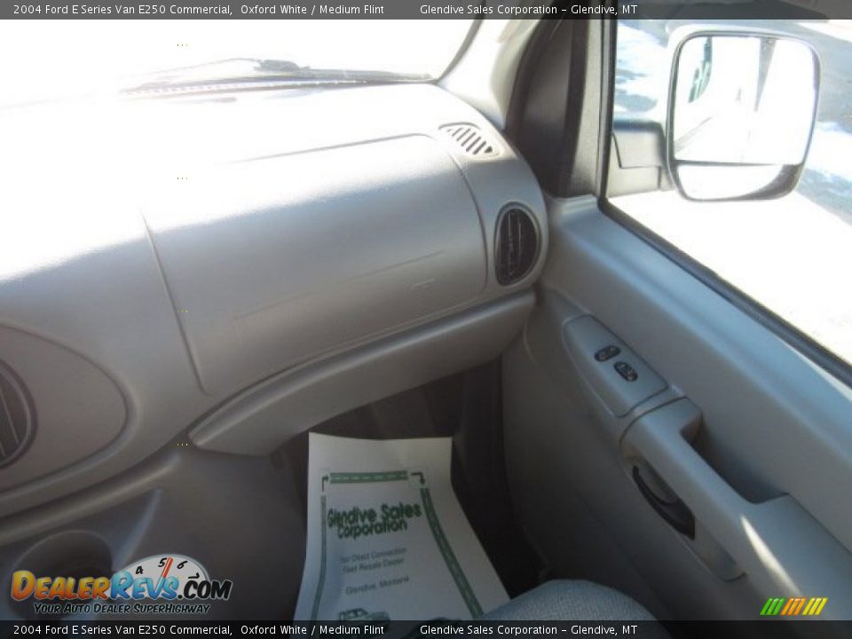 2004 Ford E Series Van E250 Commercial Oxford White / Medium Flint Photo #20