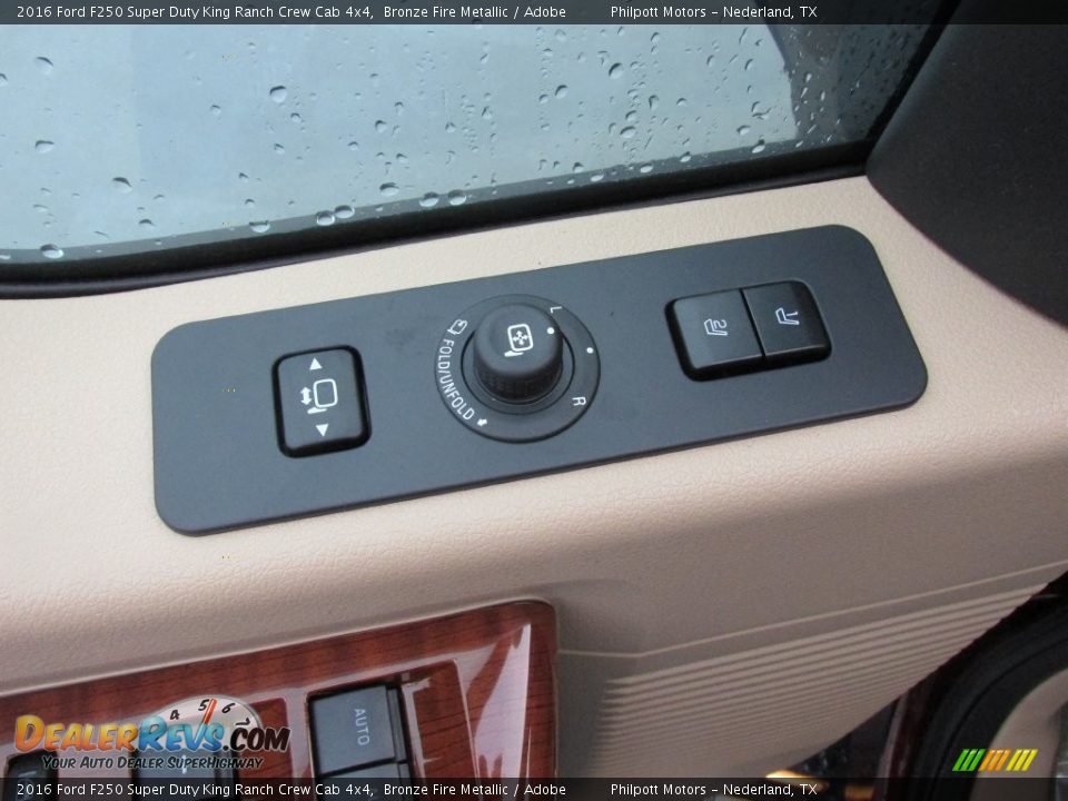 Controls of 2016 Ford F250 Super Duty King Ranch Crew Cab 4x4 Photo #23