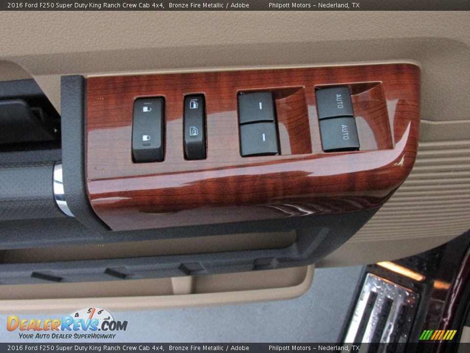 Controls of 2016 Ford F250 Super Duty King Ranch Crew Cab 4x4 Photo #24