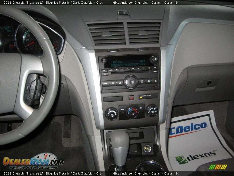 2011 Chevrolet Traverse LS Silver Ice Metallic / Dark Gray/Light Gray Photo #5
