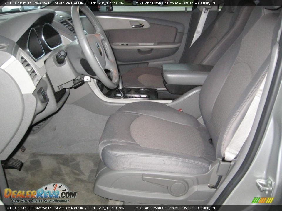 2011 Chevrolet Traverse LS Silver Ice Metallic / Dark Gray/Light Gray Photo #8