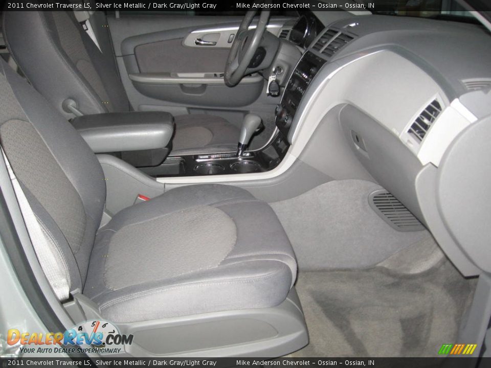2011 Chevrolet Traverse LS Silver Ice Metallic / Dark Gray/Light Gray Photo #9