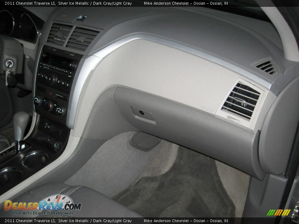 2011 Chevrolet Traverse LS Silver Ice Metallic / Dark Gray/Light Gray Photo #11