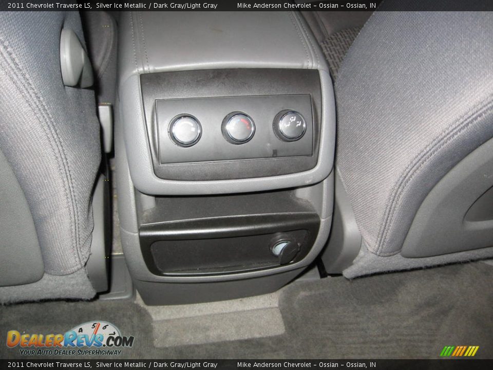 2011 Chevrolet Traverse LS Silver Ice Metallic / Dark Gray/Light Gray Photo #13