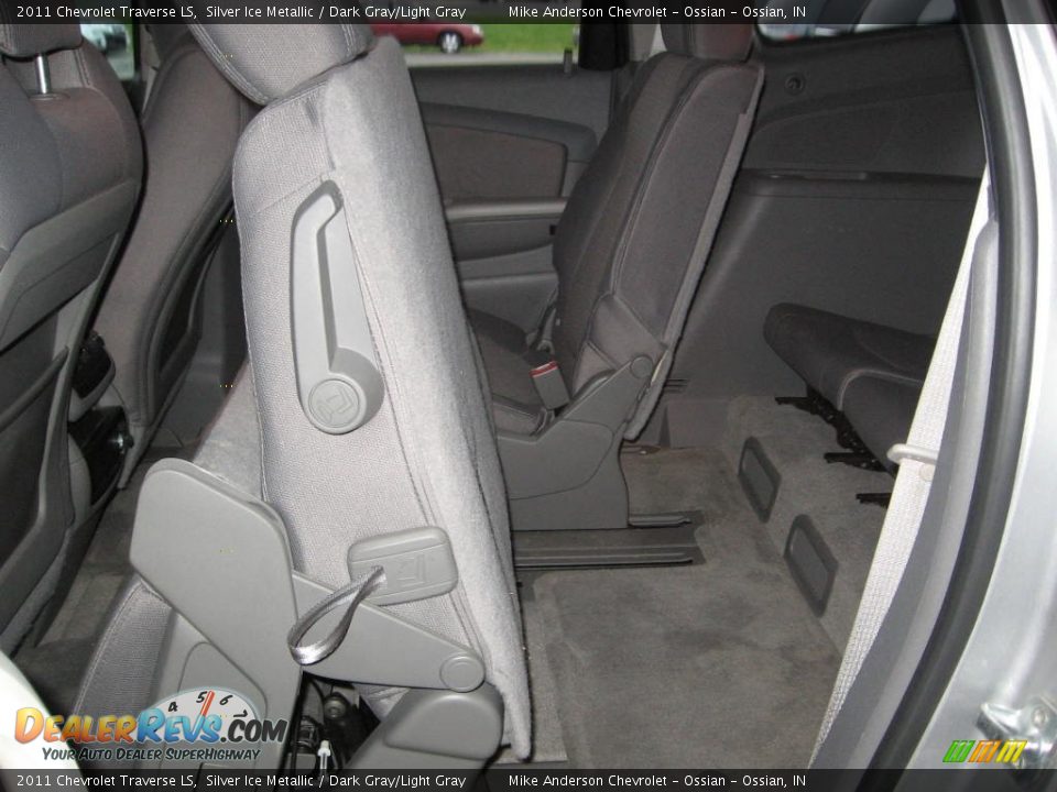 2011 Chevrolet Traverse LS Silver Ice Metallic / Dark Gray/Light Gray Photo #15