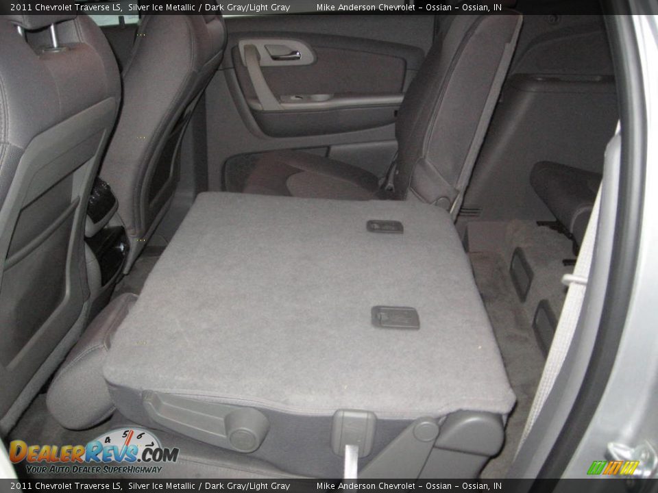 2011 Chevrolet Traverse LS Silver Ice Metallic / Dark Gray/Light Gray Photo #17
