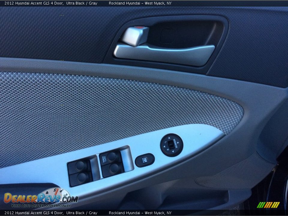 2012 Hyundai Accent GLS 4 Door Ultra Black / Gray Photo #8