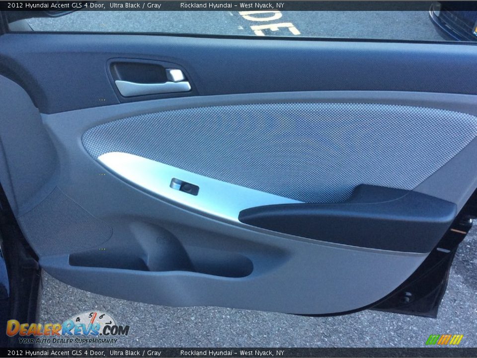 2012 Hyundai Accent GLS 4 Door Ultra Black / Gray Photo #23