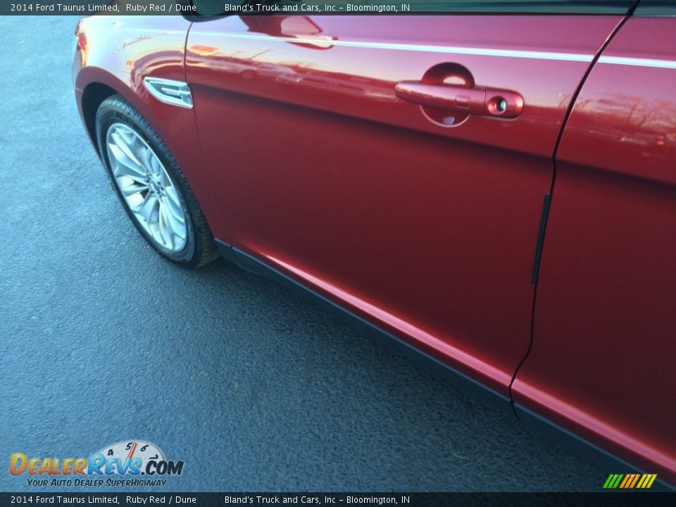 2014 Ford Taurus Limited Ruby Red / Dune Photo #20