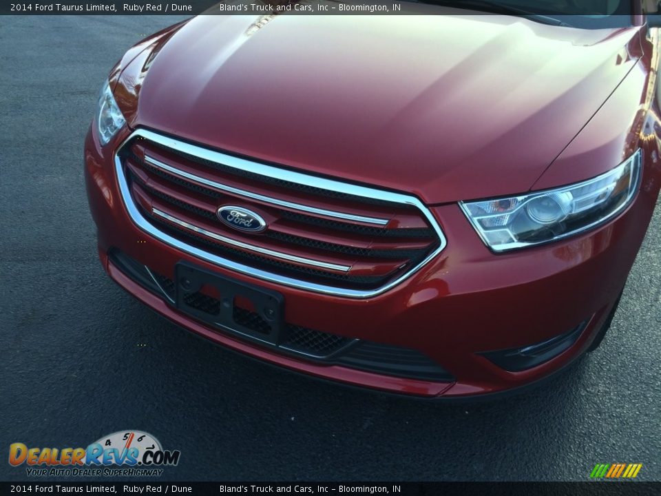 2014 Ford Taurus Limited Ruby Red / Dune Photo #36