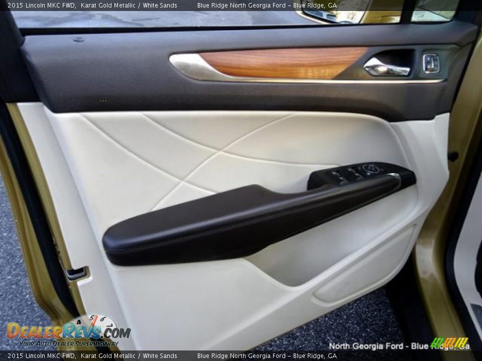 2015 Lincoln MKC FWD Karat Gold Metallic / White Sands Photo #32