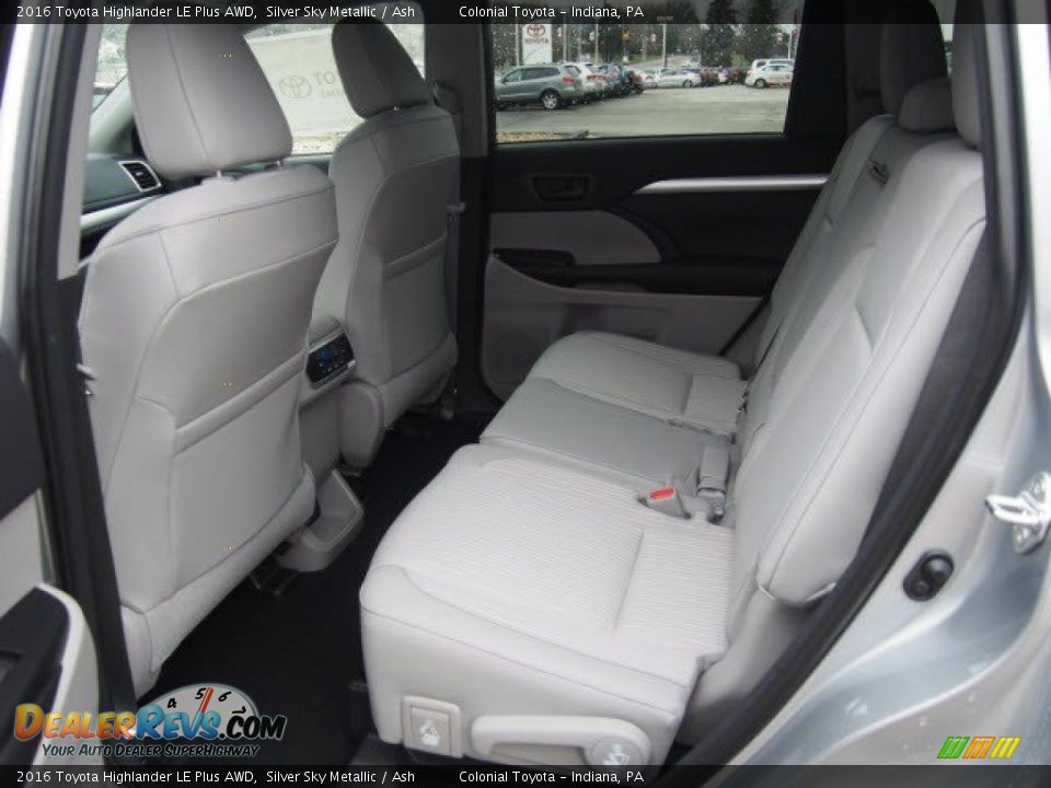 Rear Seat of 2016 Toyota Highlander LE Plus AWD Photo #5