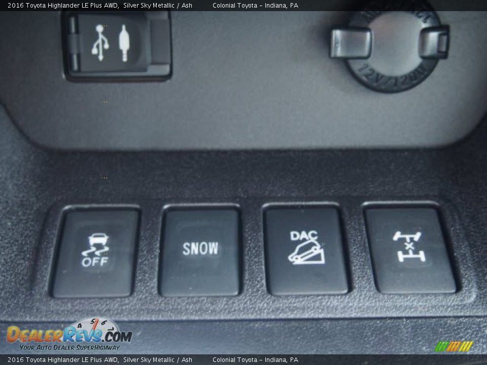 2016 Toyota Highlander LE Plus AWD Silver Sky Metallic / Ash Photo #9