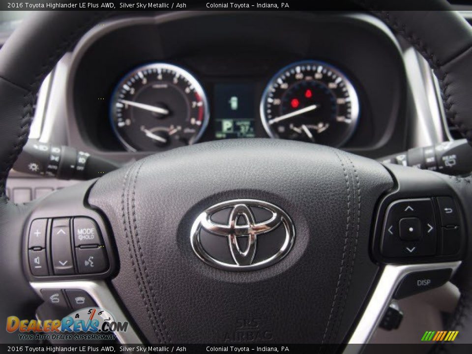 2016 Toyota Highlander LE Plus AWD Silver Sky Metallic / Ash Photo #10