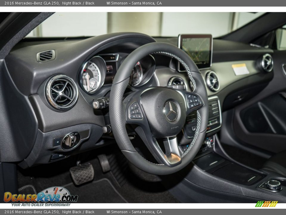 Dashboard of 2016 Mercedes-Benz GLA 250 Photo #5