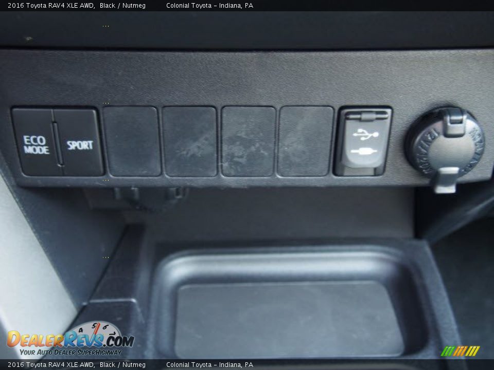 2016 Toyota RAV4 XLE AWD Black / Nutmeg Photo #9