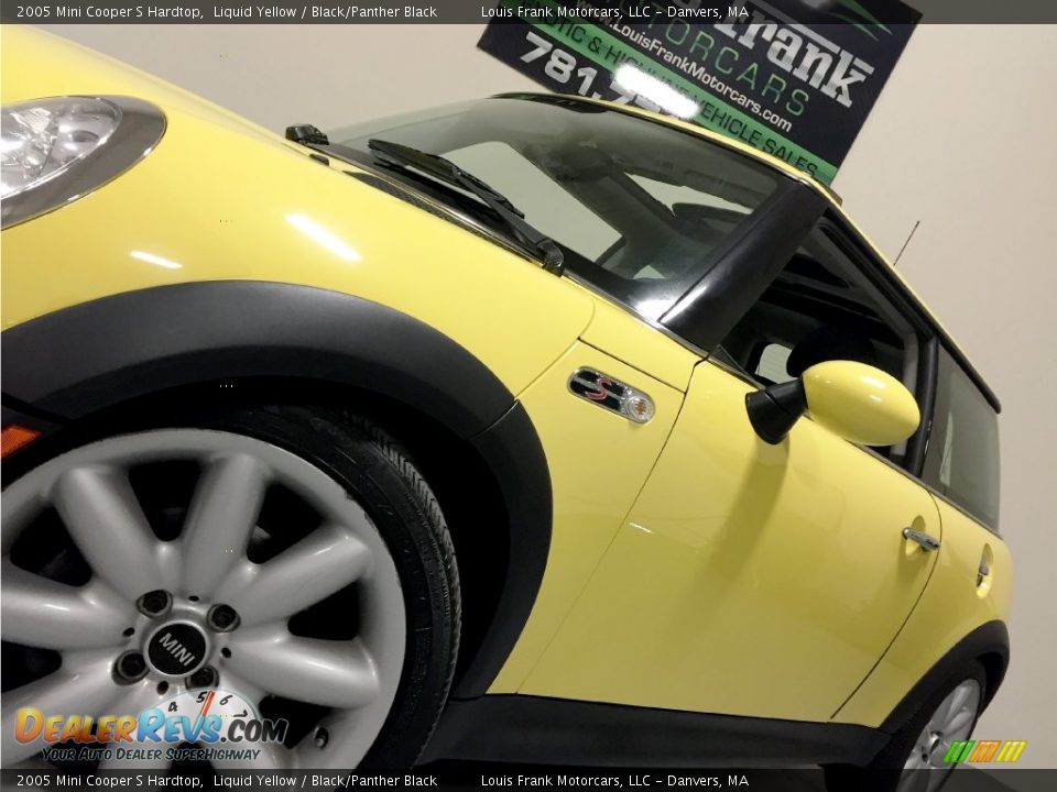 2005 Mini Cooper S Hardtop Liquid Yellow / Black/Panther Black Photo #21