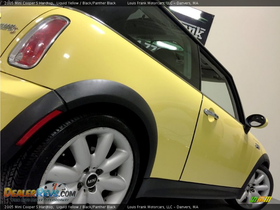 2005 Mini Cooper S Hardtop Liquid Yellow / Black/Panther Black Photo #22