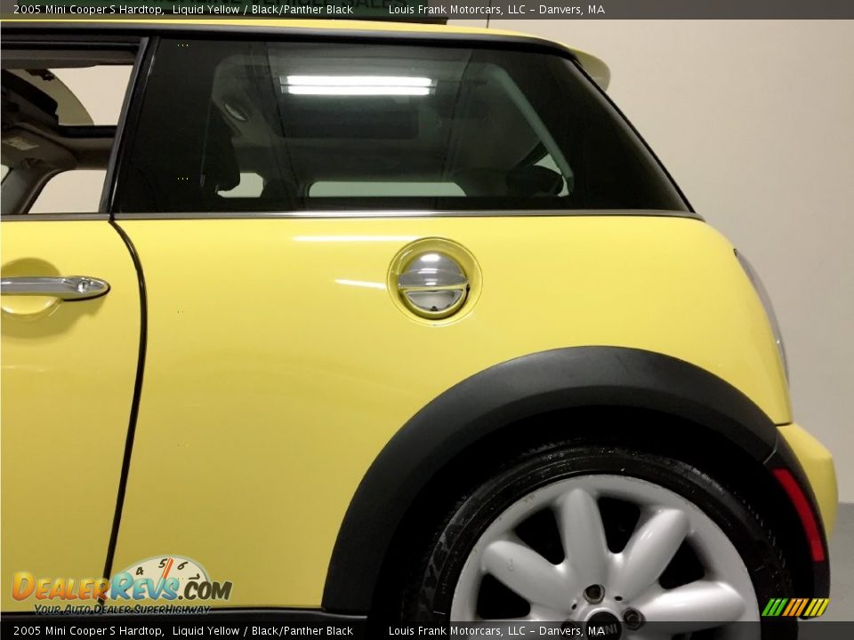 2005 Mini Cooper S Hardtop Liquid Yellow / Black/Panther Black Photo #35