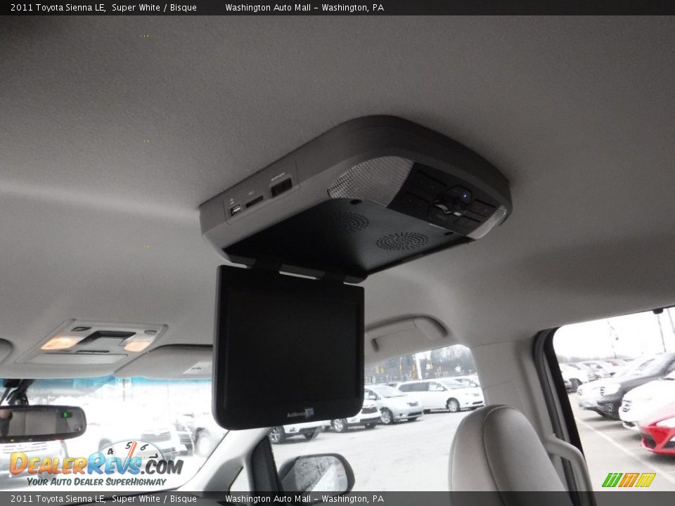 2011 Toyota Sienna LE Super White / Bisque Photo #9