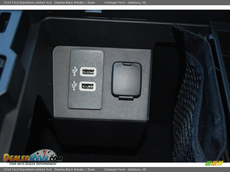 2016 Ford Expedition Limited 4x4 Shadow Black Metallic / Dune Photo #23