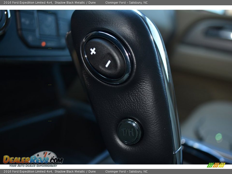 2016 Ford Expedition Limited 4x4 Shadow Black Metallic / Dune Photo #25