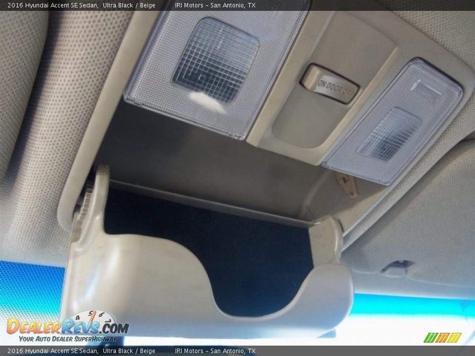 2016 Hyundai Accent SE Sedan Ultra Black / Beige Photo #2