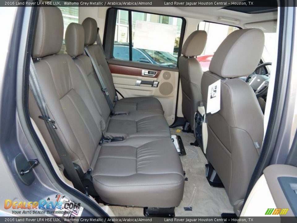 Rear Seat of 2016 Land Rover LR4 HSE LUX Photo #18