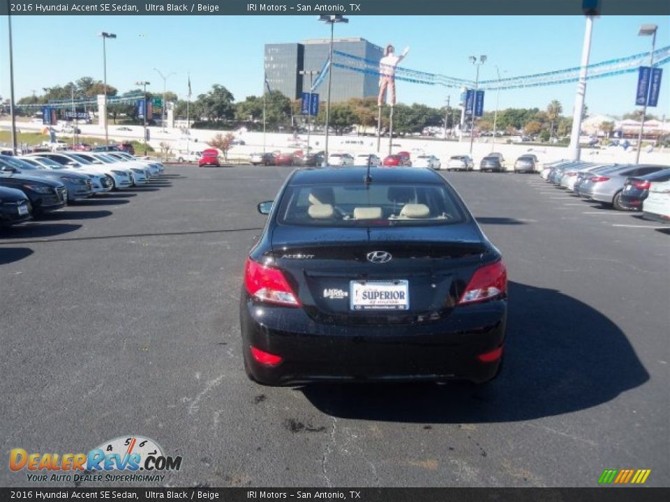 2016 Hyundai Accent SE Sedan Ultra Black / Beige Photo #10