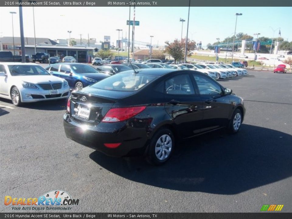 2016 Hyundai Accent SE Sedan Ultra Black / Beige Photo #11