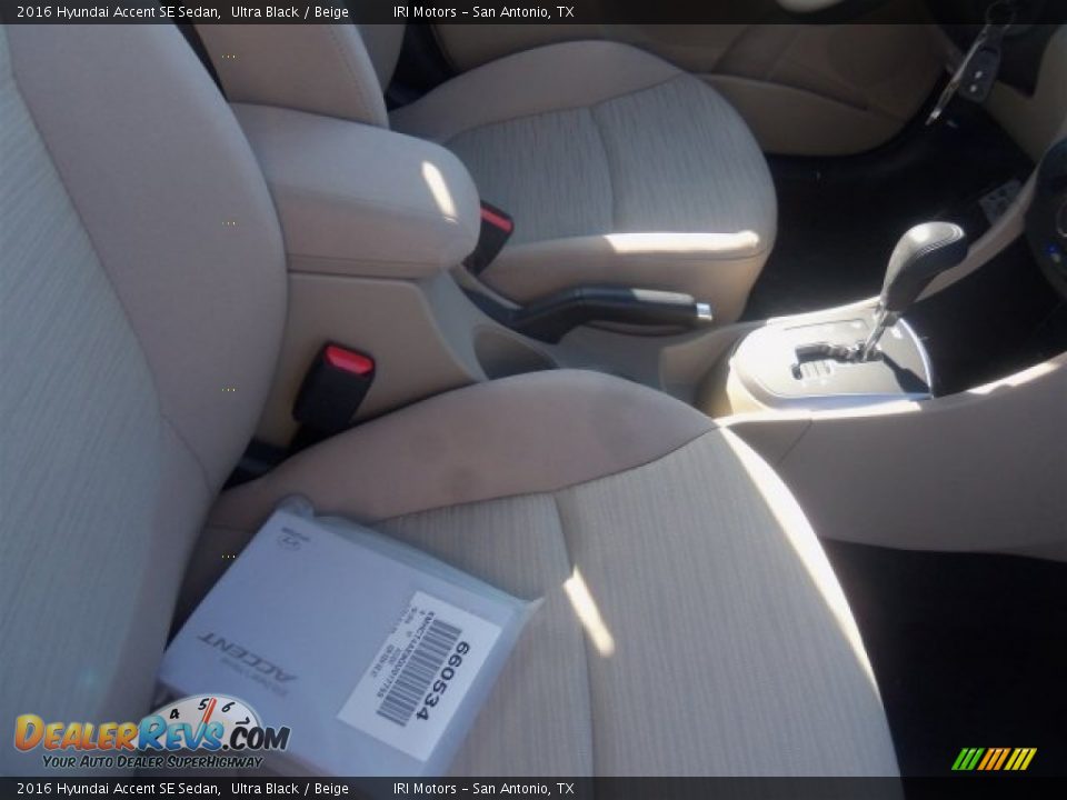 2016 Hyundai Accent SE Sedan Ultra Black / Beige Photo #14