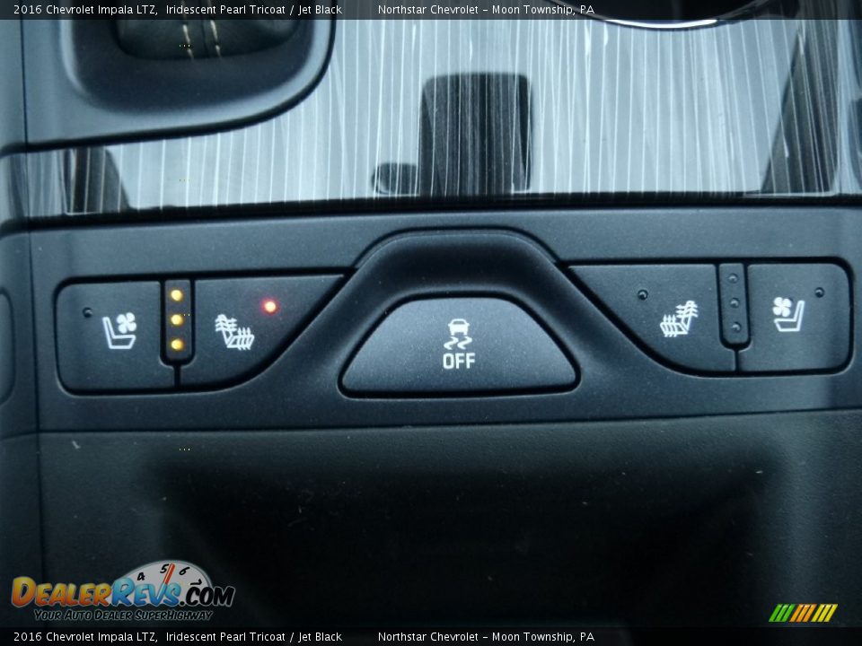 2016 Chevrolet Impala LTZ Iridescent Pearl Tricoat / Jet Black Photo #18