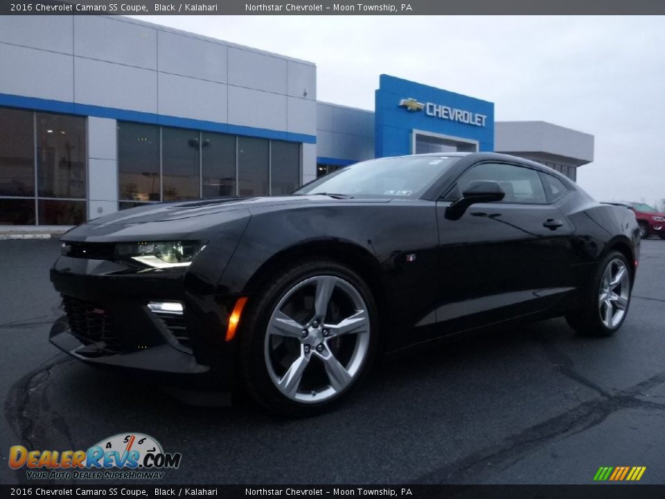 Front 3/4 View of 2016 Chevrolet Camaro SS Coupe Photo #1