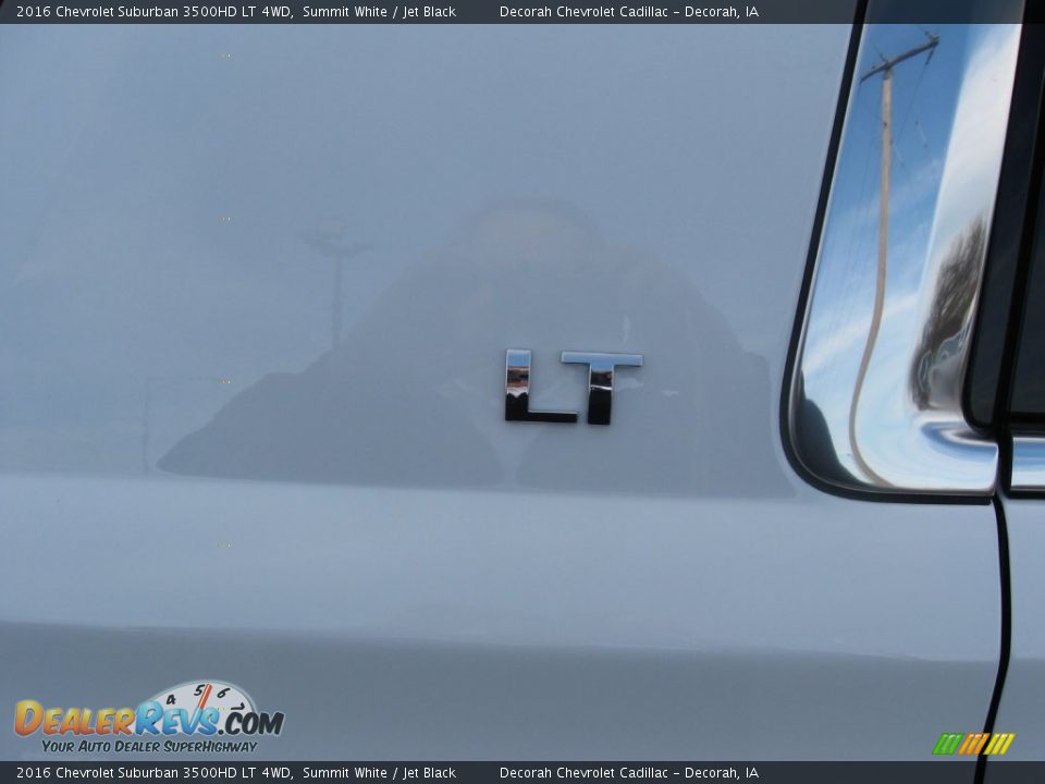 2016 Chevrolet Suburban 3500HD LT 4WD Logo Photo #11