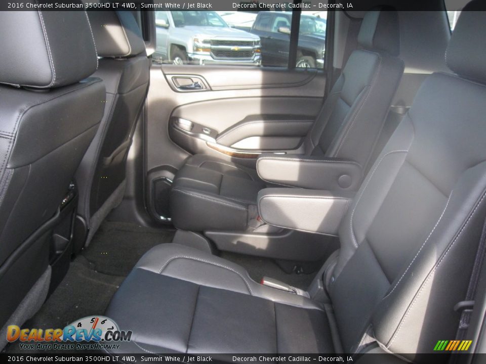 Rear Seat of 2016 Chevrolet Suburban 3500HD LT 4WD Photo #23
