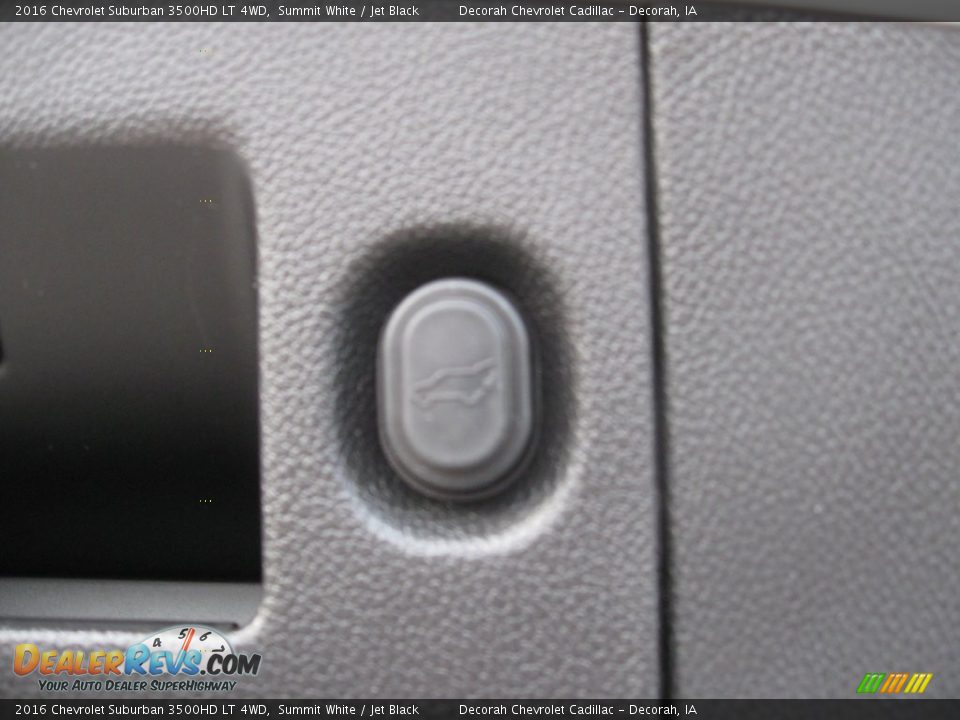 2016 Chevrolet Suburban 3500HD LT 4WD Summit White / Jet Black Photo #28