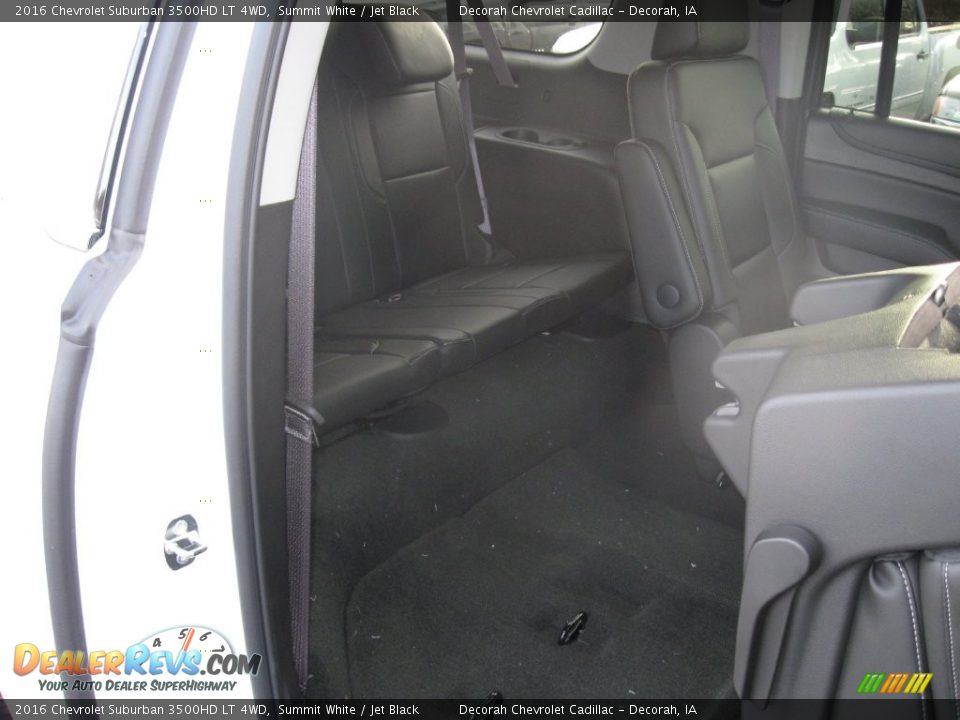 2016 Chevrolet Suburban 3500HD LT 4WD Summit White / Jet Black Photo #30